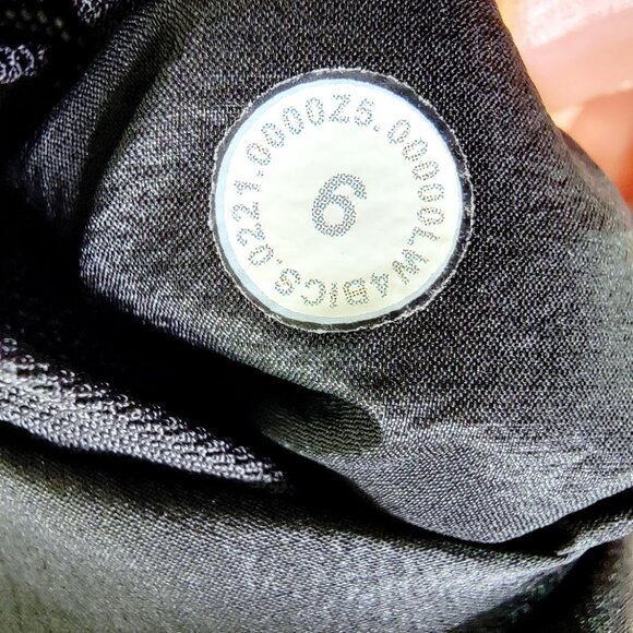 Lululemon Women's Black With the Breeze Nylon Full Zip Windbreaker Jacket Size 6 - Picture 8 of 9